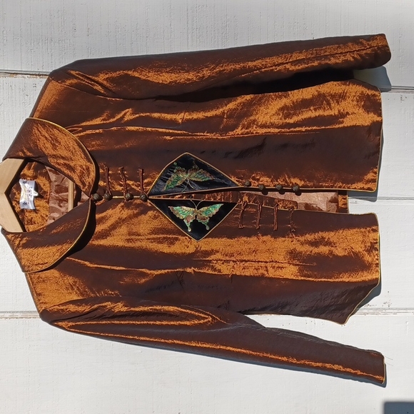 Golden Dragon Jackets & Blazers - Vintage Raw Silk Cropped Light Blazer